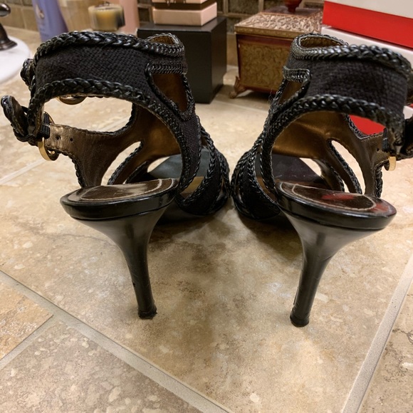 Tahari Lexie 7.5M heel sandals - Picture 3 of 5